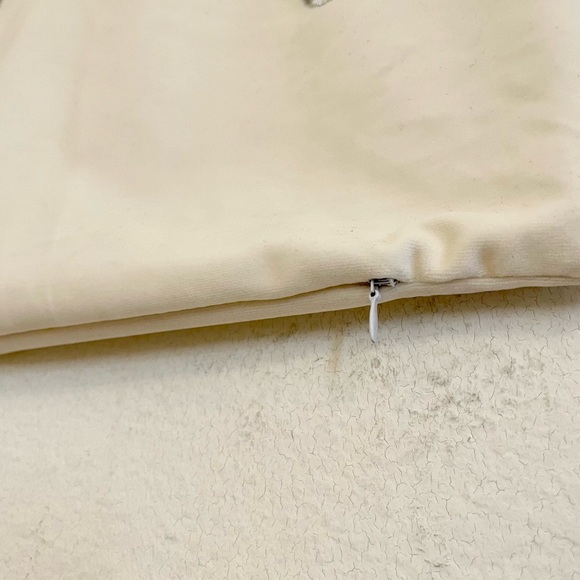 NEW ‘Peace’ Christmas Holiday Velvet Pillow Cover 20”x20” - Picture 5 of 5